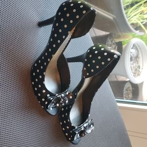 Fioni Black Poka-Dot Heels